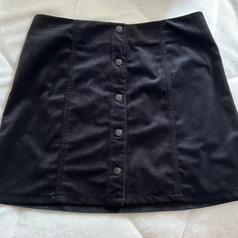 Velvet-Like Black Button Skirt